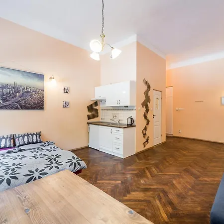 Adam12 Apartmán